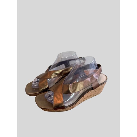 Clark's Size 10 Leather  Elegant Stylist Sandal Cork Wedge Platform Gold Tone - Picture 8 of 10